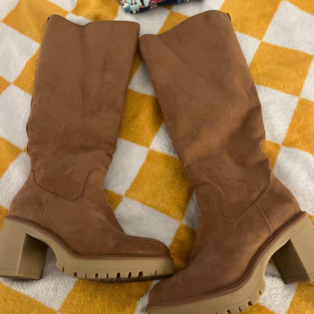 🖤 sale this weekend only 🖤Women's Tan Suede Knee-High Boots